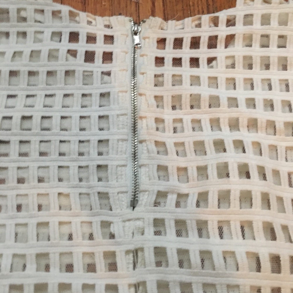 Endless Rose White Cutout Sleeveless Flower Top 🌹 - Picture 5 of 7